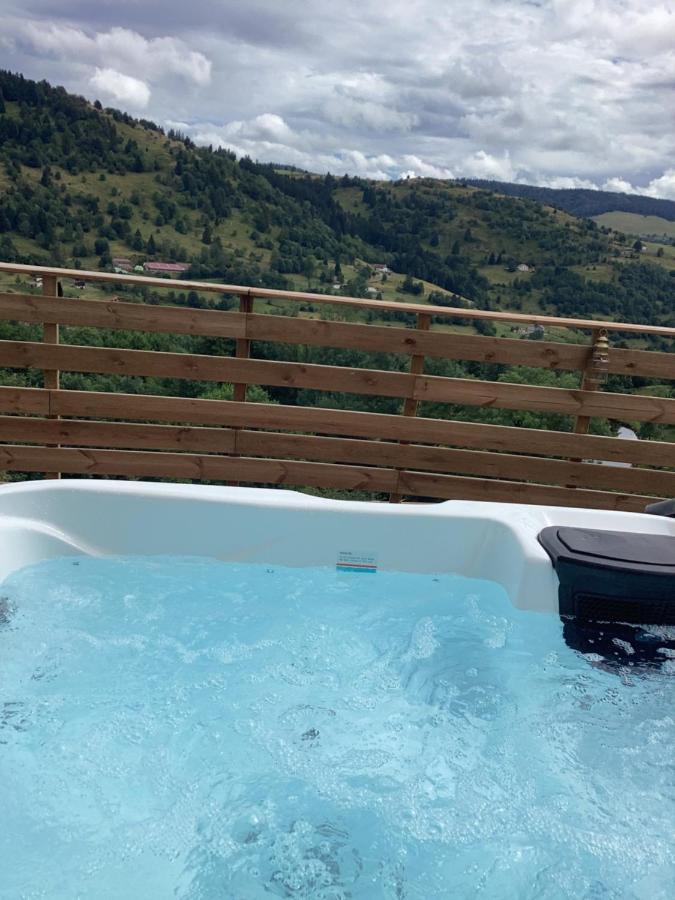 Les Chalets Bambi & Jacuzzi Privatif Ла-Бресс Экстерьер фото